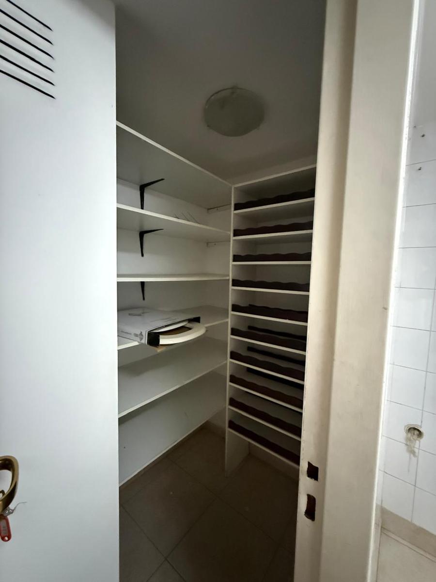 Av. Hipólito Yrigoyen 592